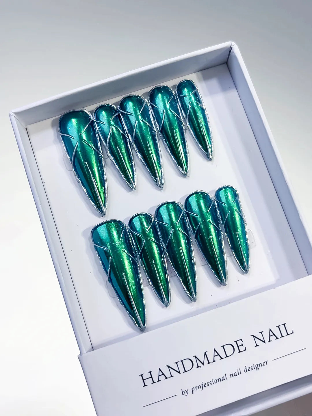 L055 - Long Green Black Stiletto Metallic