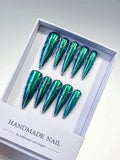 L055 - Long Green Black Stiletto Metallic