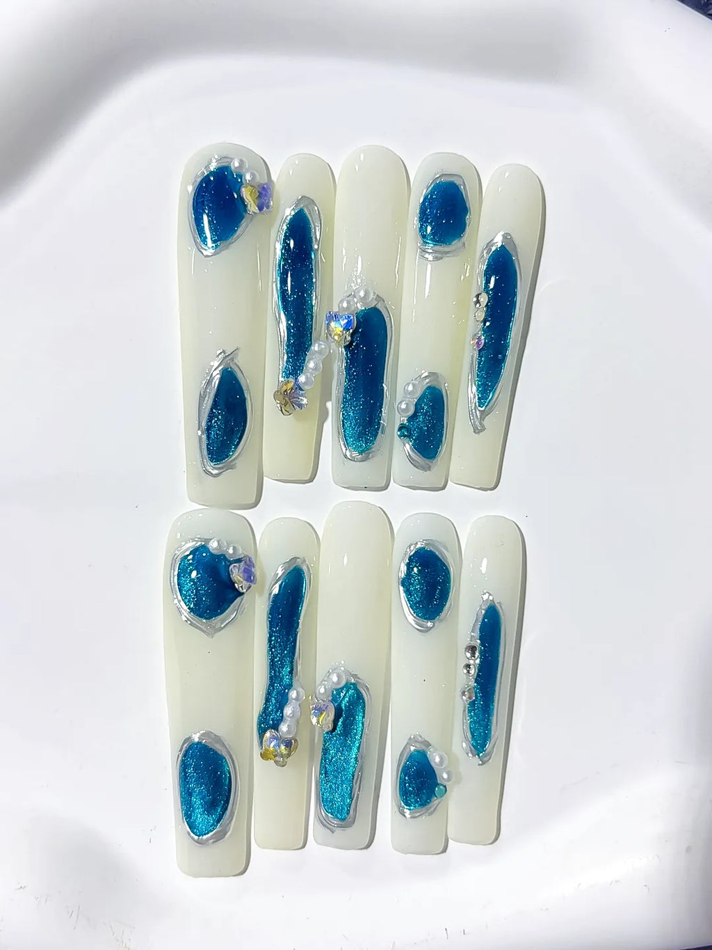 L095 - Long White Blue Square Solid color Heart Pearl