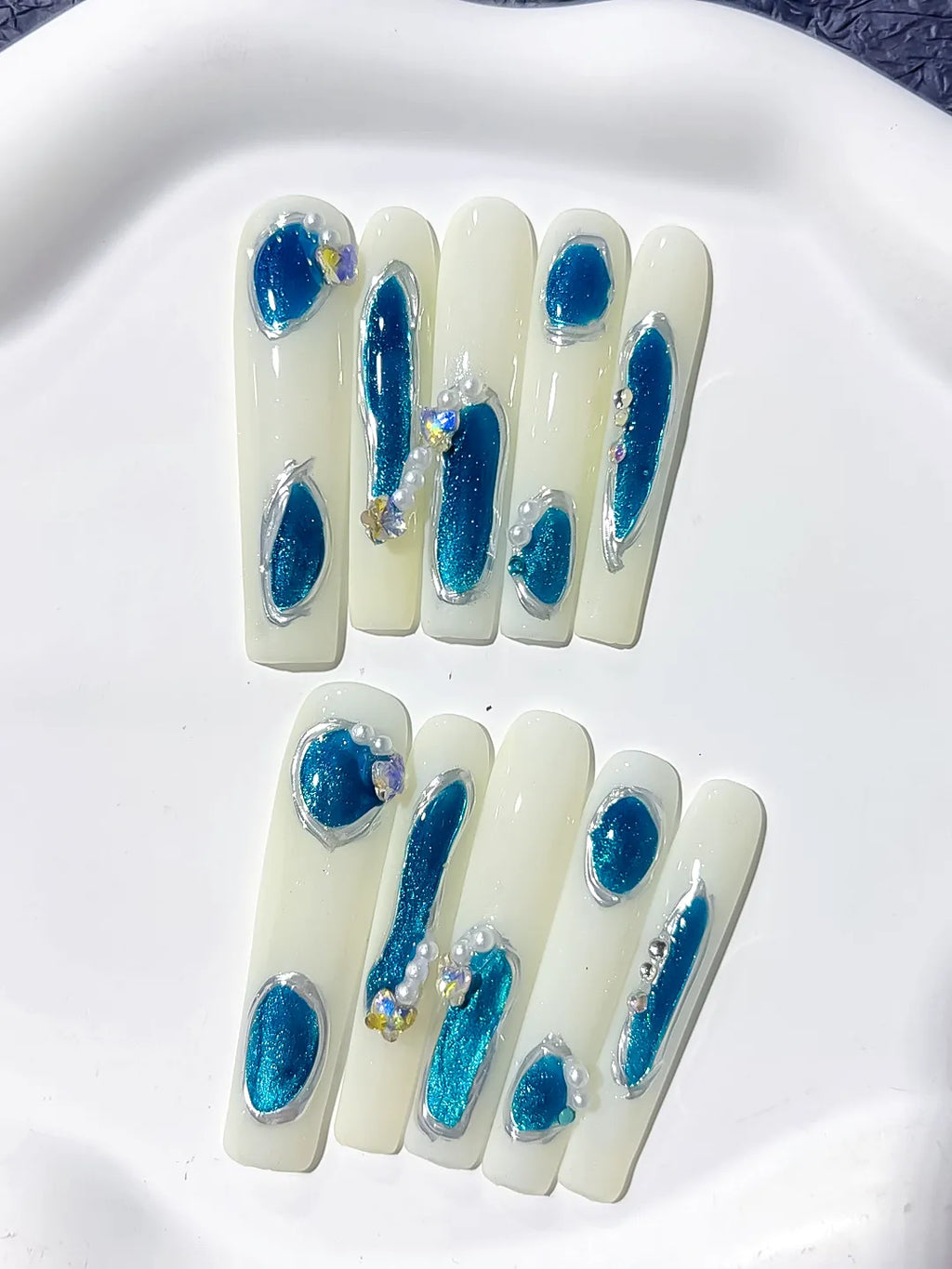 L095 - Long White Blue Square Solid color Heart Pearl