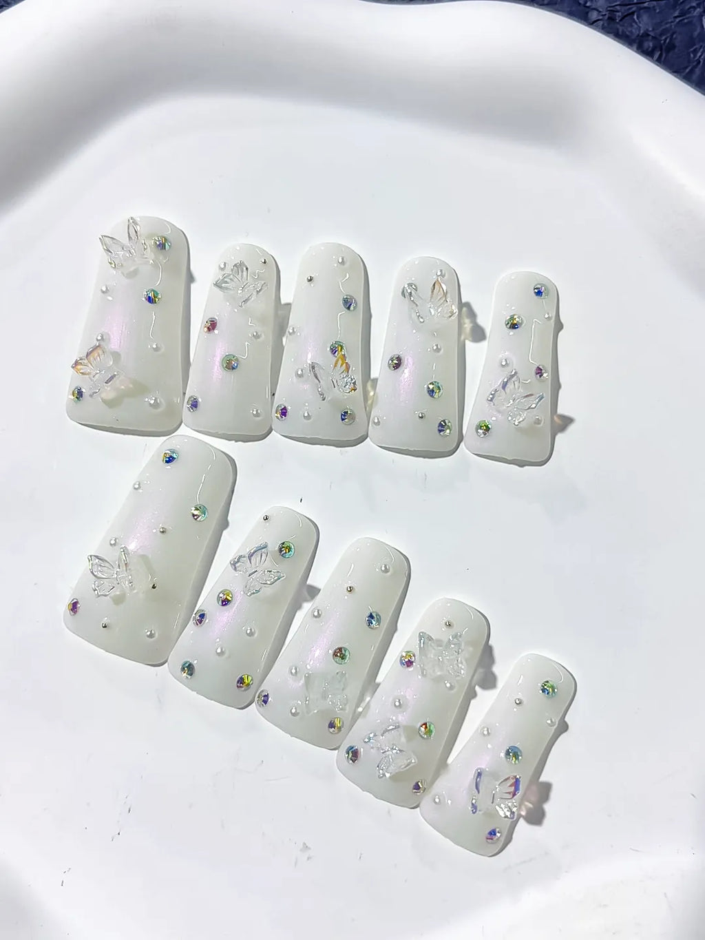 L097 - Long White Silver Duck Solid color Butterfly Pearl