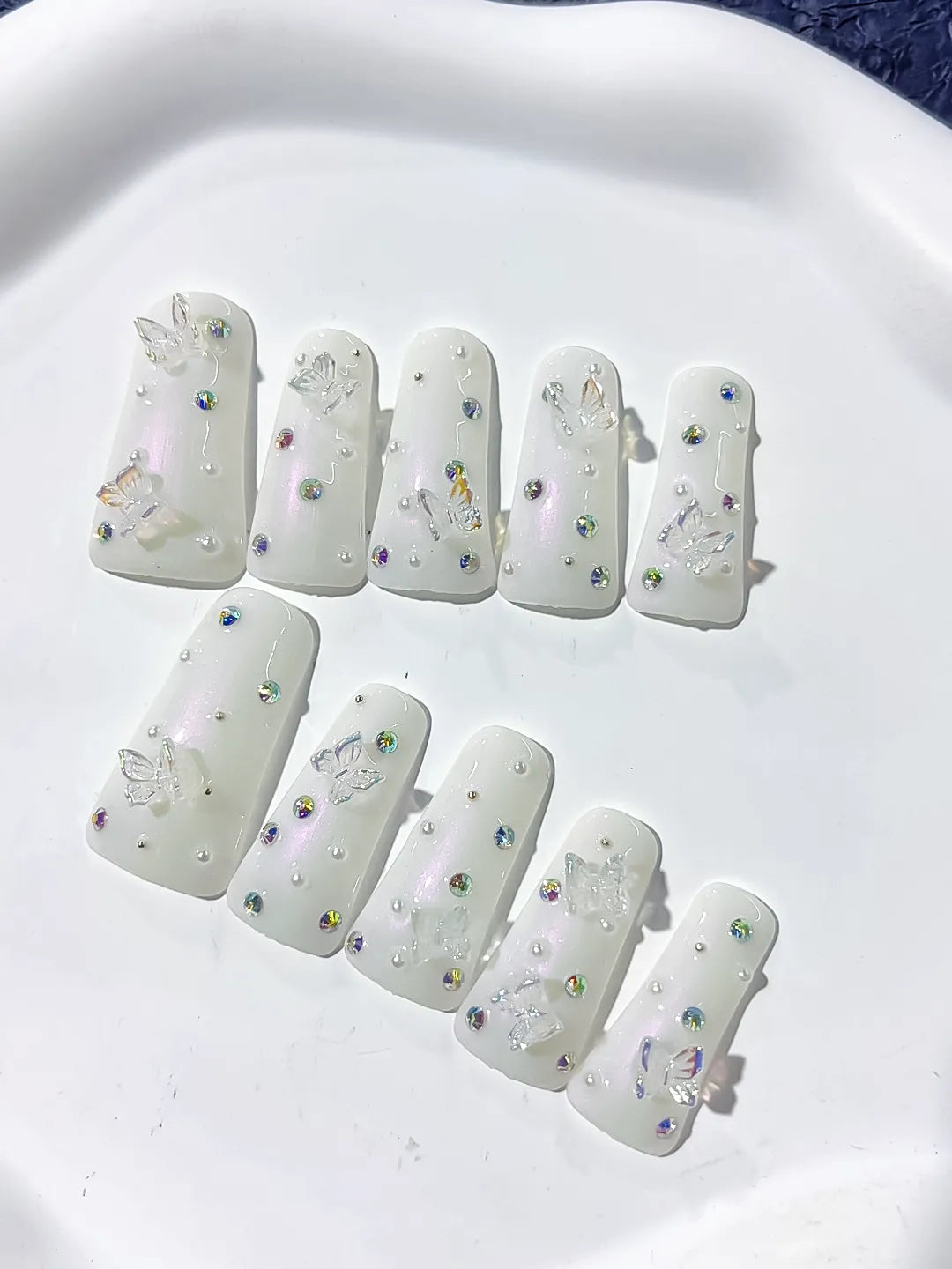 L097 - Long White Silver Duck Solid color Butterfly Pearl