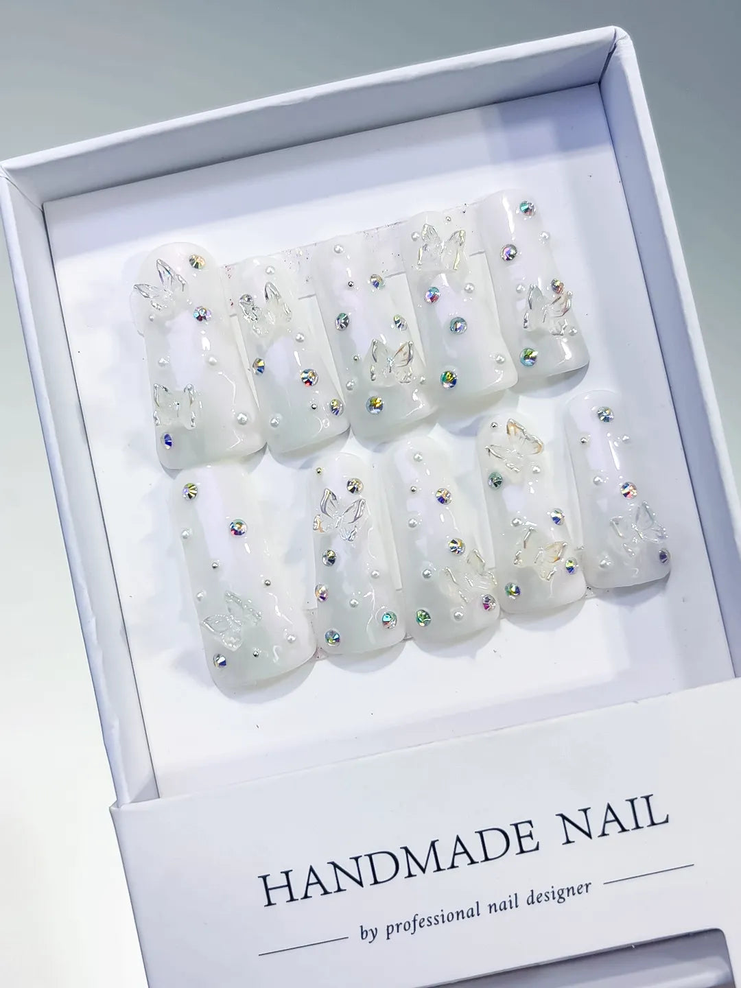 L097 - Long White Silver Duck Solid color Butterfly Pearl