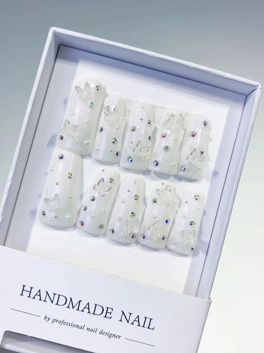 L097 - Long White Silver Duck Solid color Butterfly Pearl