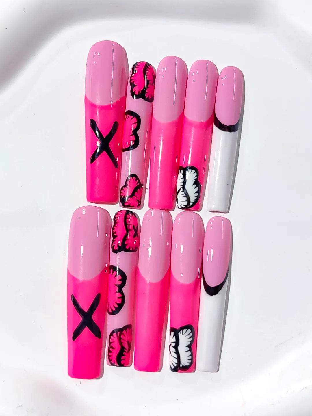L100 - Long Pink White Square Abstract Lip Print