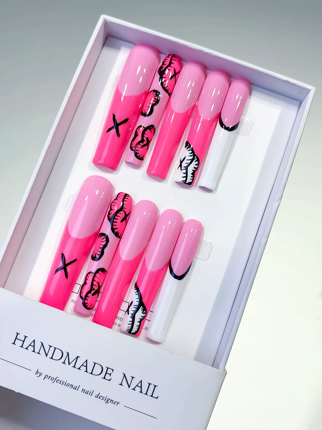L100 - Long Pink White Square Abstract Lip Print