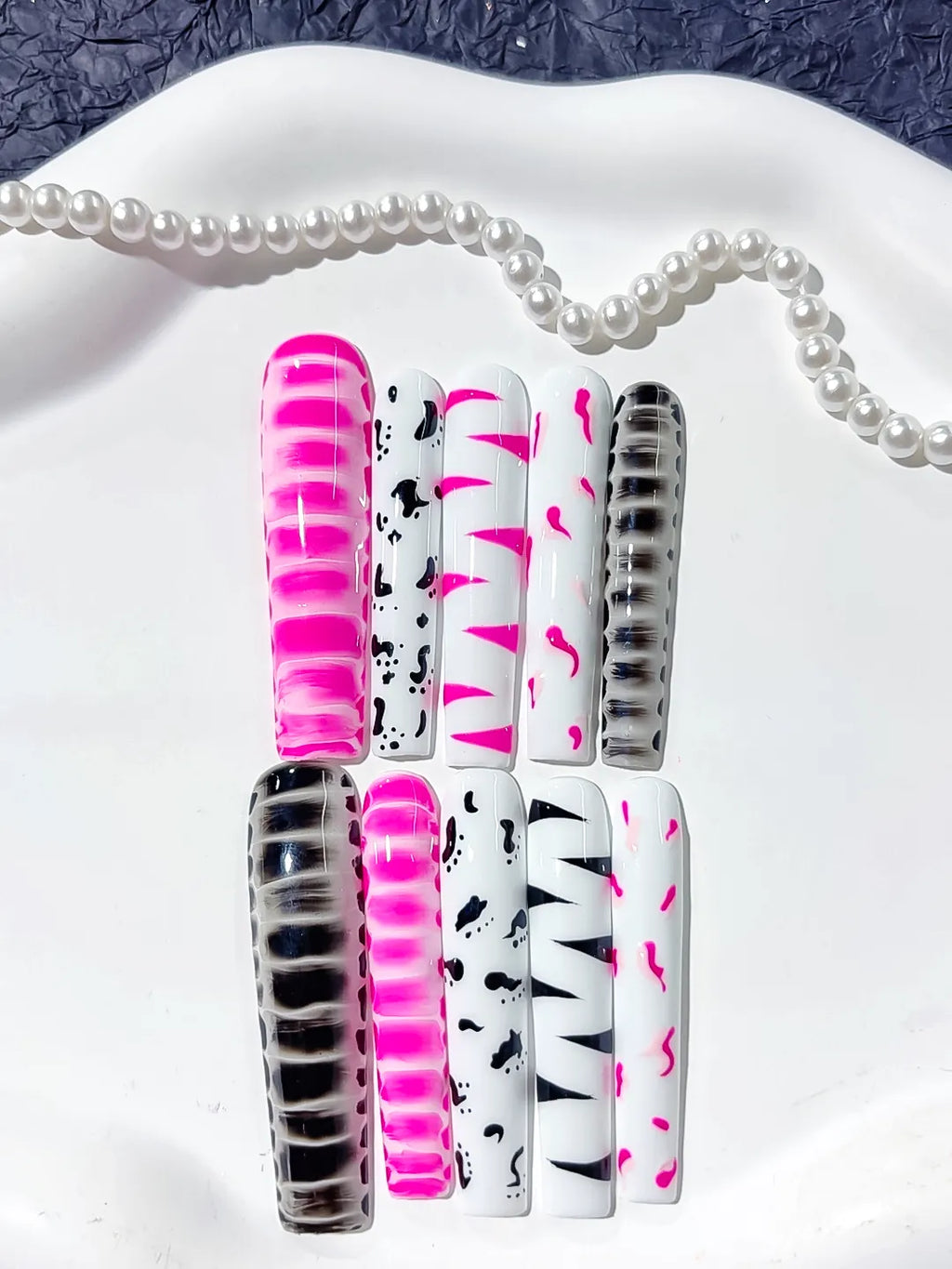 L112 - Long Pink White Square Abstract Stripe