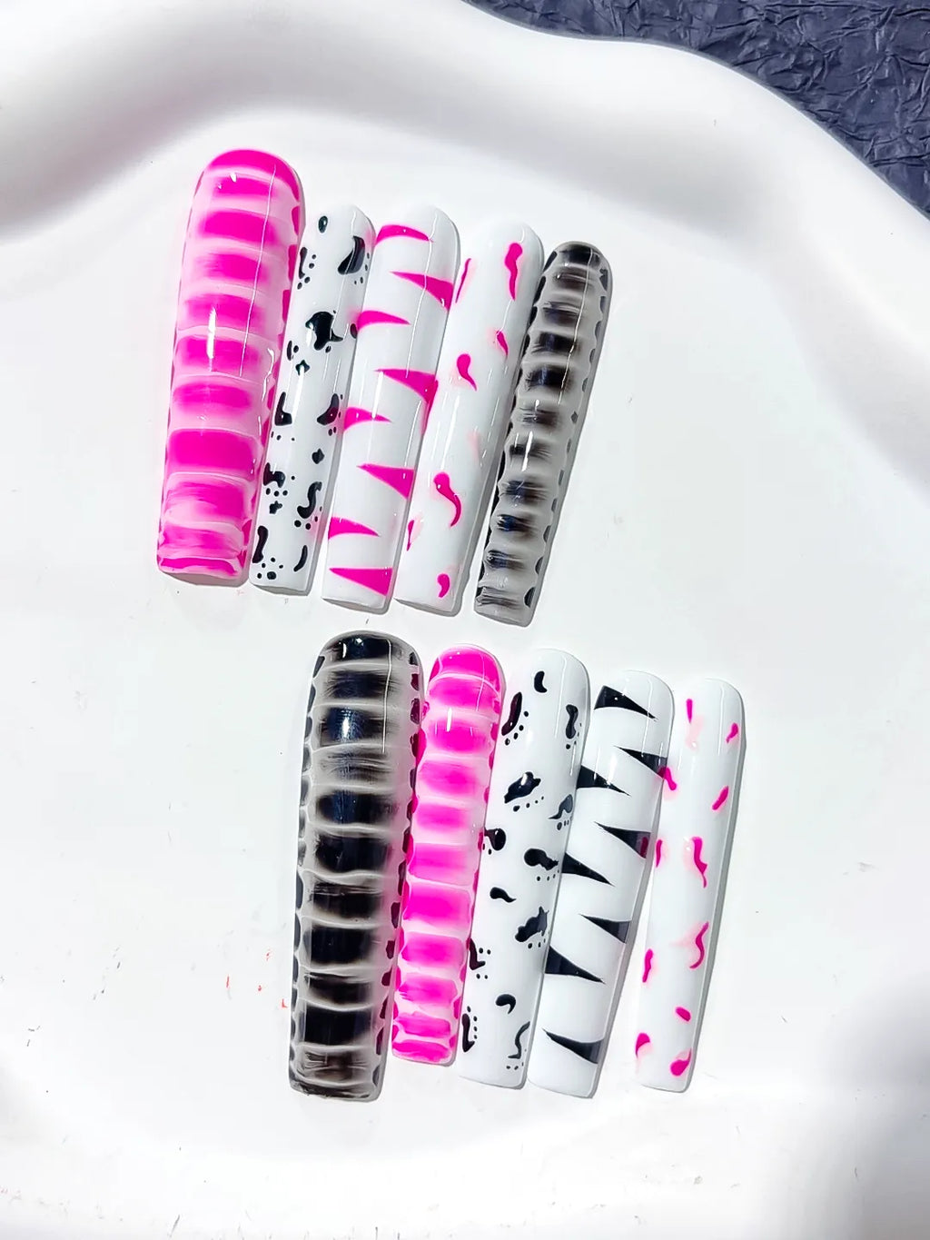 L112 - Long Pink White Square Abstract Stripe