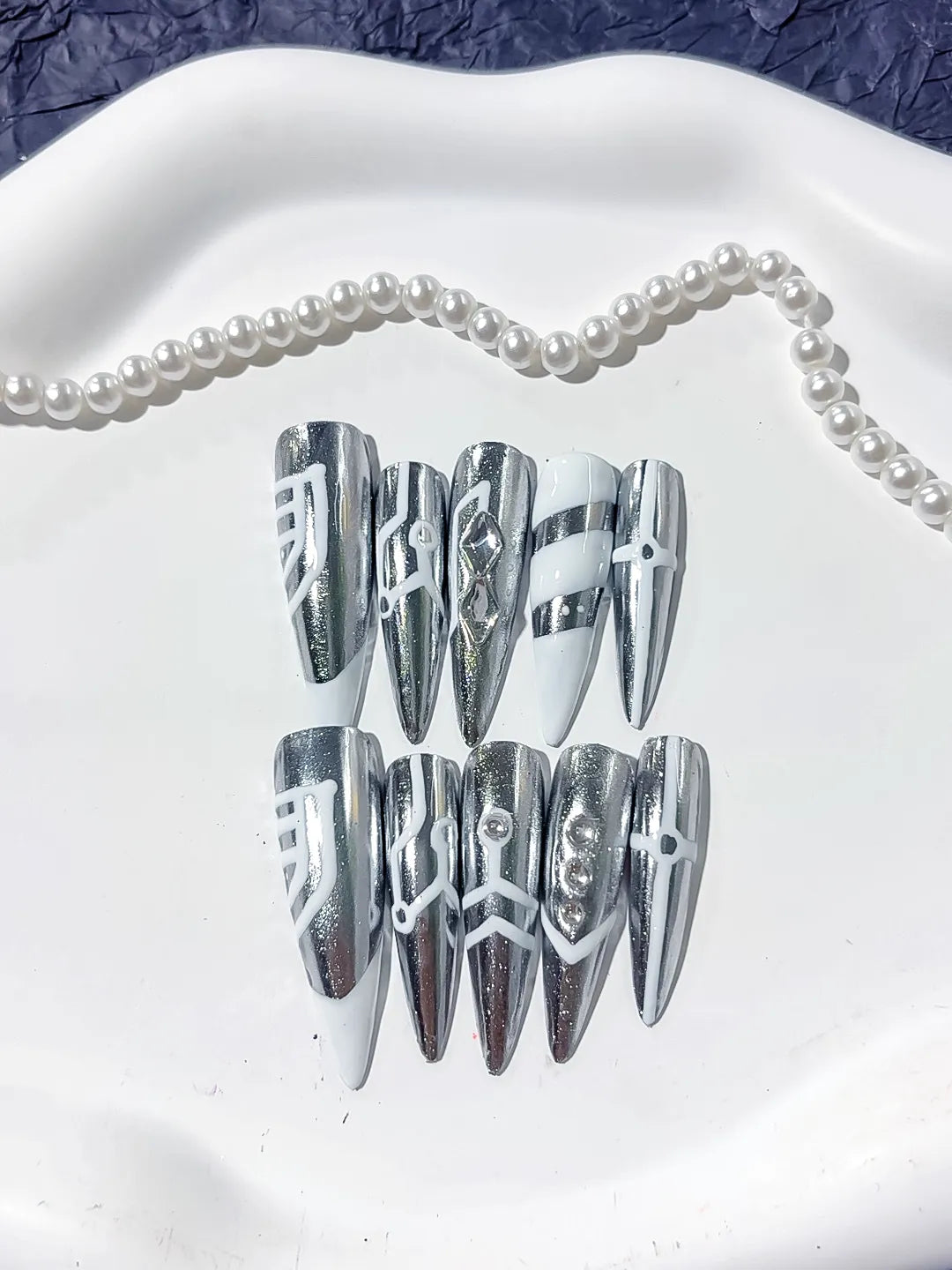 L120 - Long Silver White Stiletto Metallic Geometric Stud
