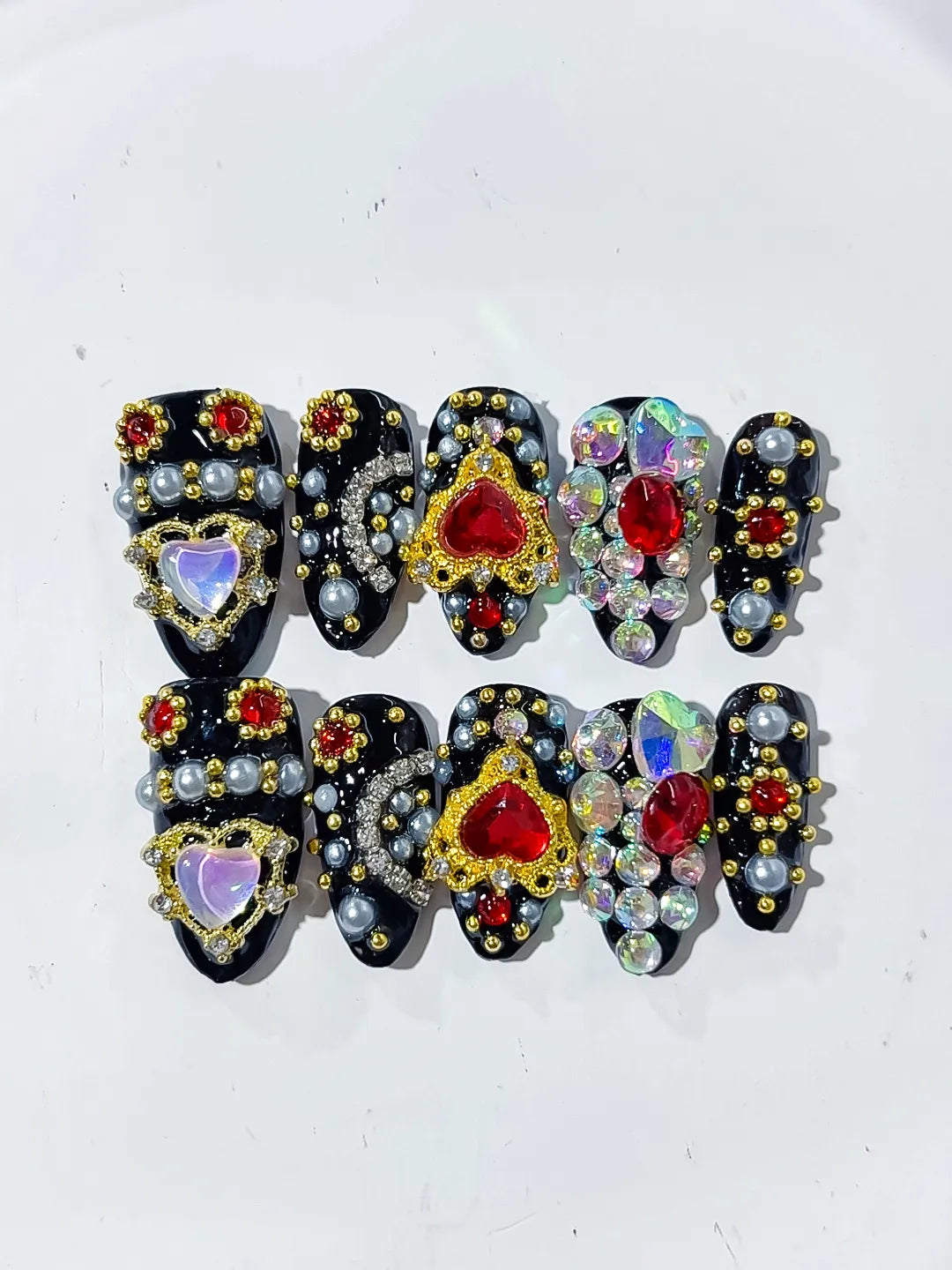 L161 - Medium Black Gold Almond Glitter Heart Pearl