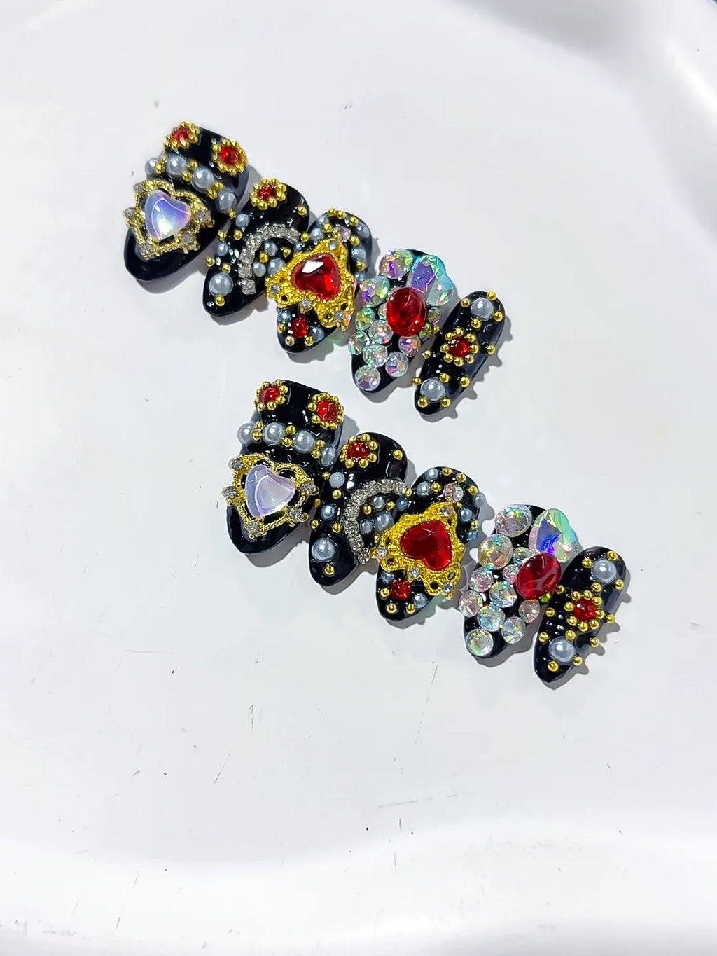 L161 - Medium Black Gold Almond Glitter Heart Pearl