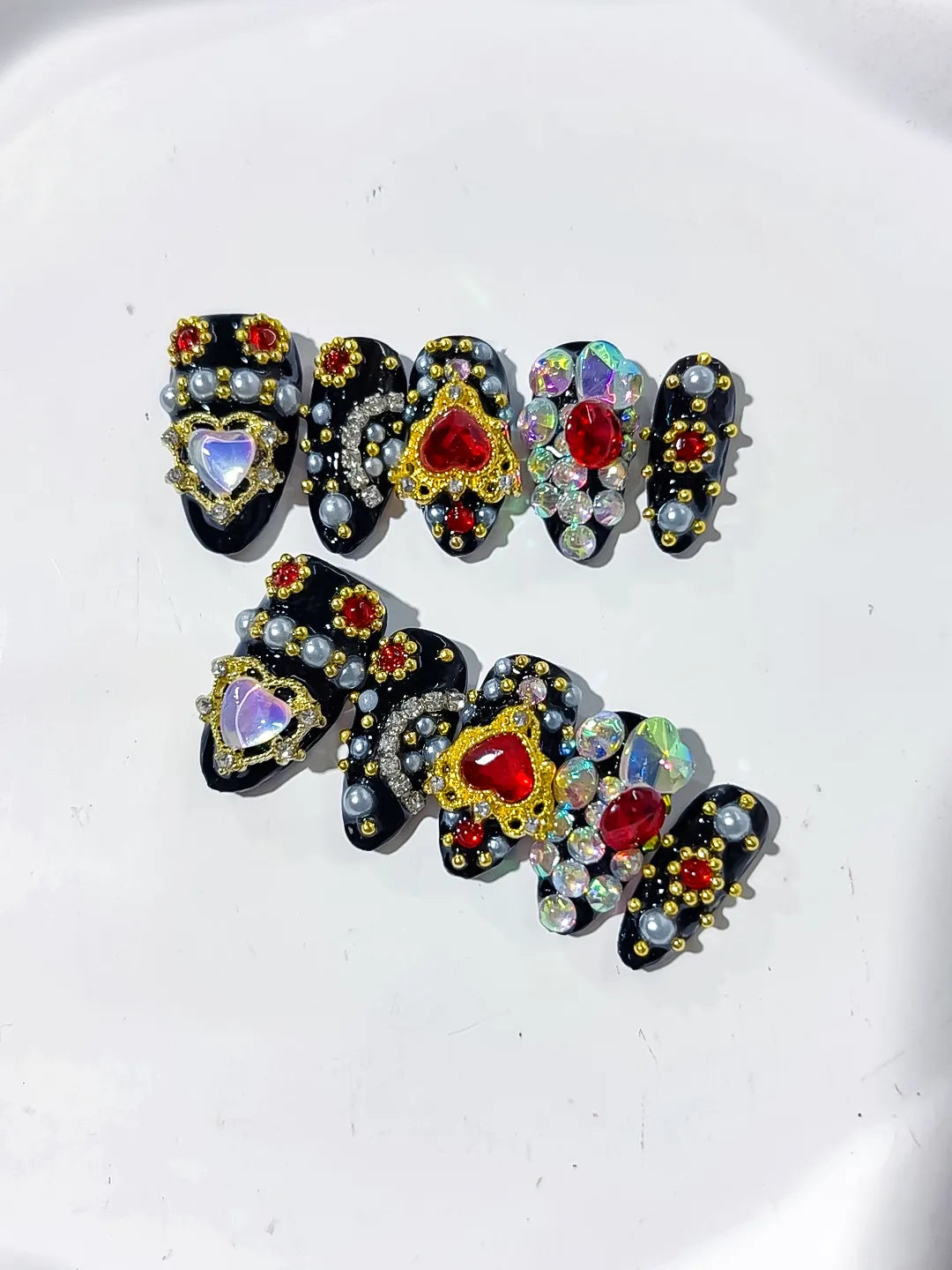 L161 - Medium Black Gold Almond Glitter Heart Pearl