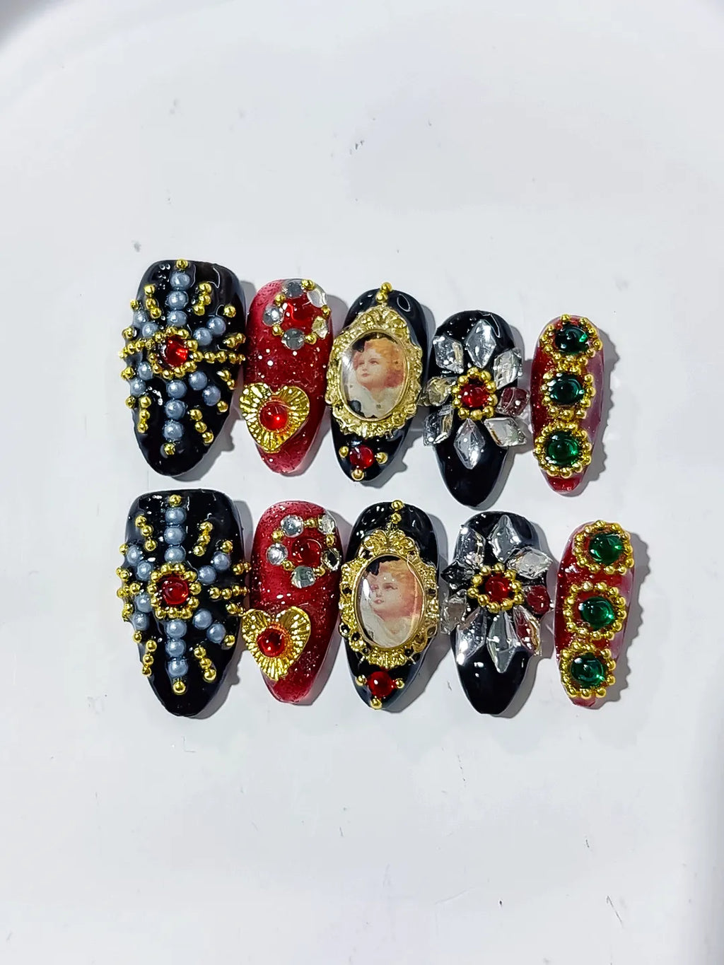 L162 - Medium Black Gold Almond Glitter Portrait Pearl