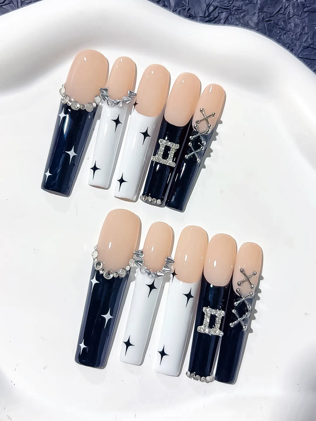 L185 - Long Nude Black Square French tip Star Chain