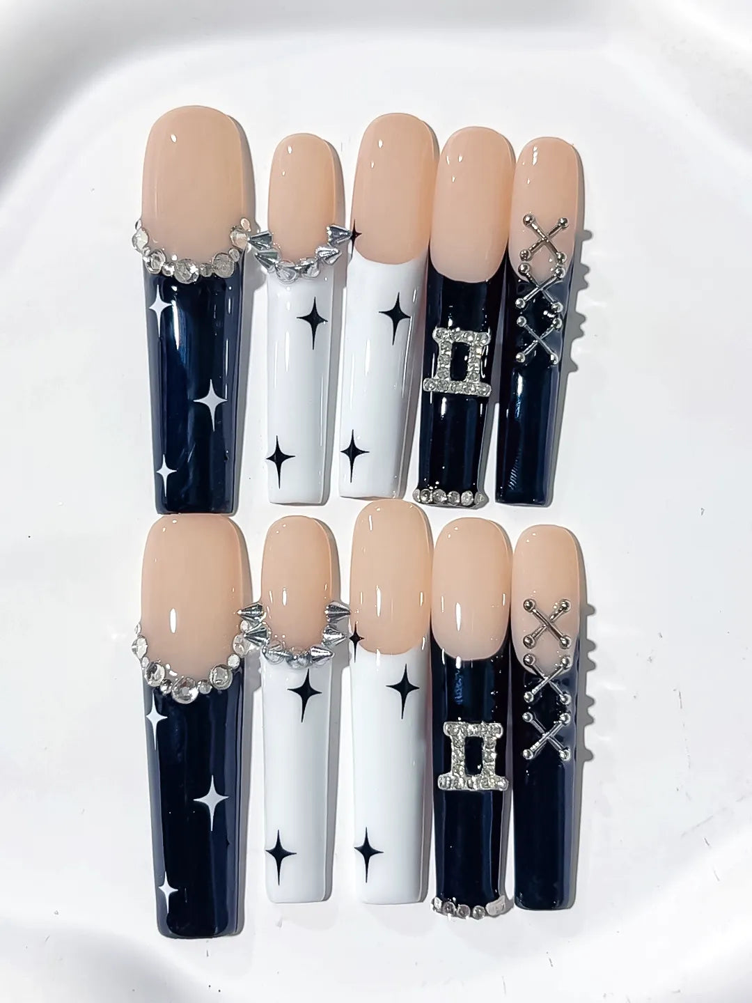 L185 - Long Nude Black Square French tip Star Chain