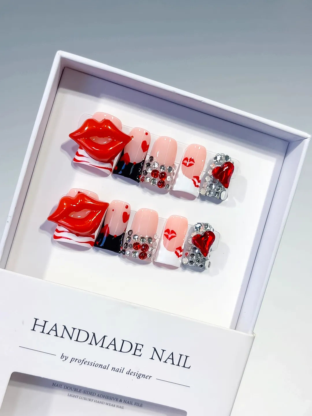 L193 - Short Nude Red Duck Abstract Lip Heart