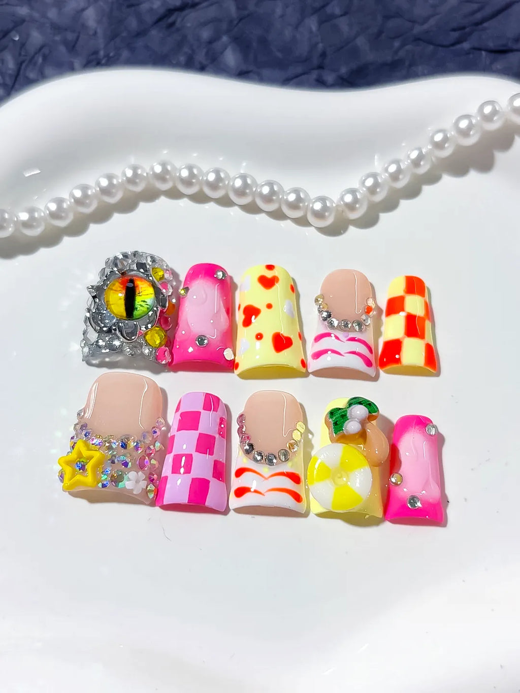 L220 - Short Nude Pink Duck Abstract Heart Checkered