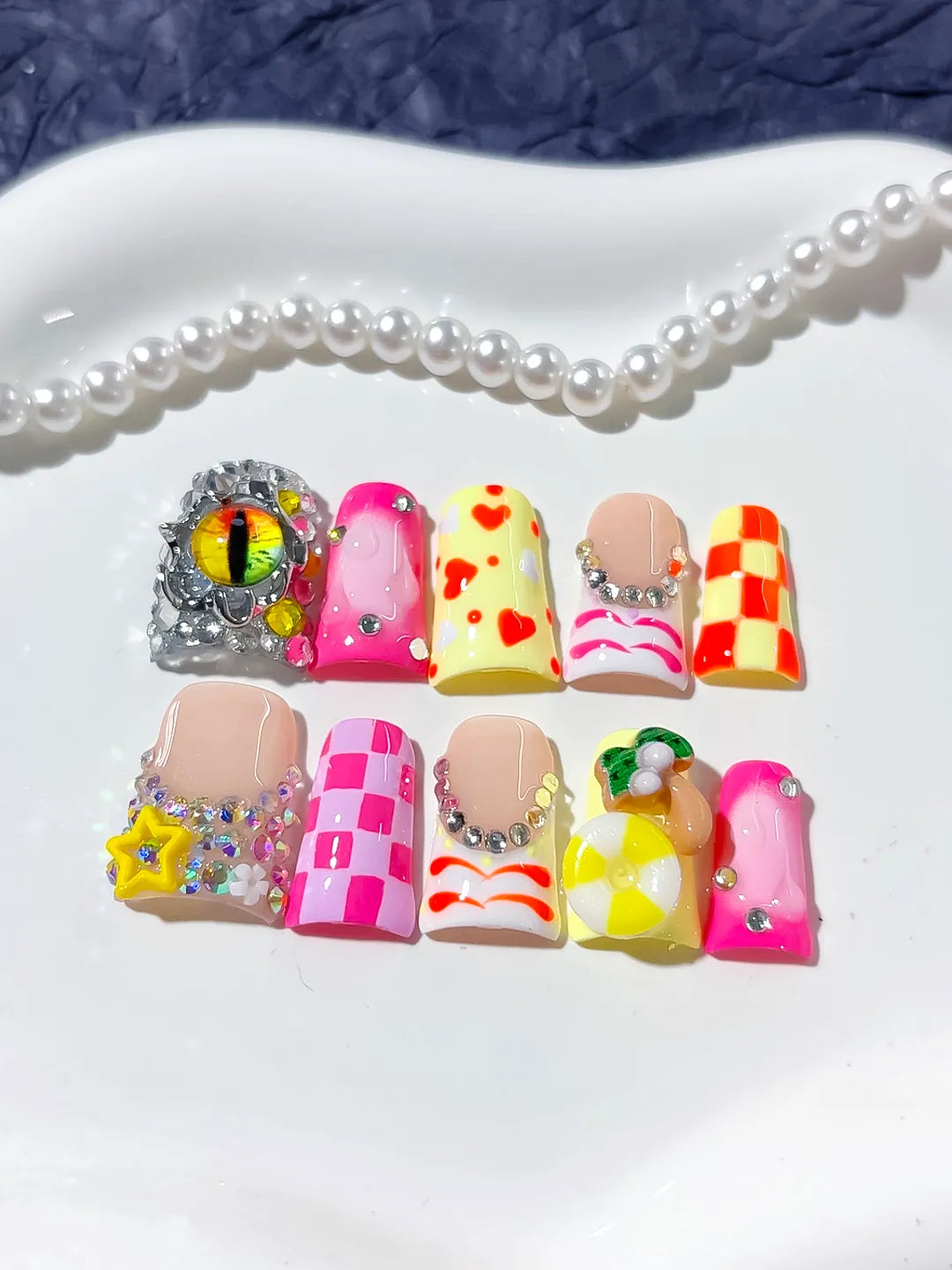 L220 - Short Nude Pink Duck Abstract Heart Checkered