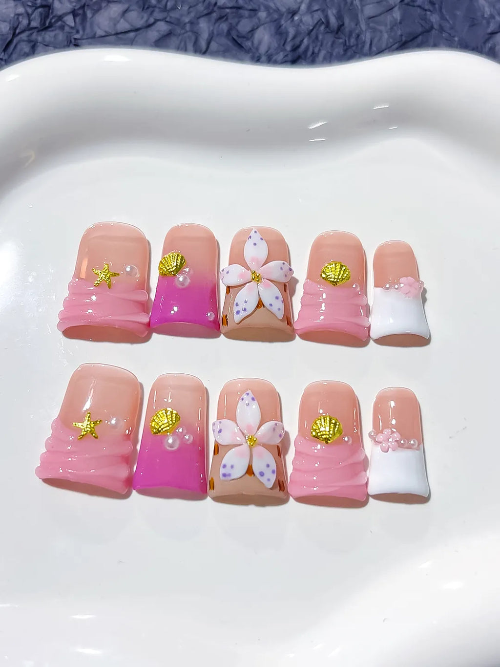 L222 - Short Pink White Duck Abstract Flower Shell
