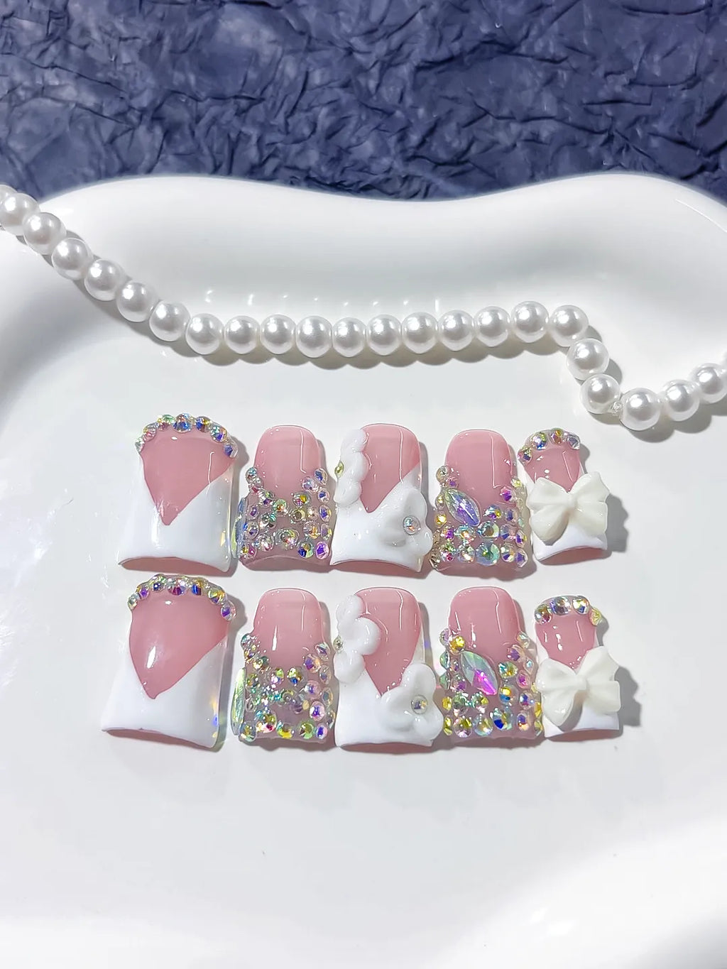 L226 - Short Nude Pink Duck Glitter Heart 3D