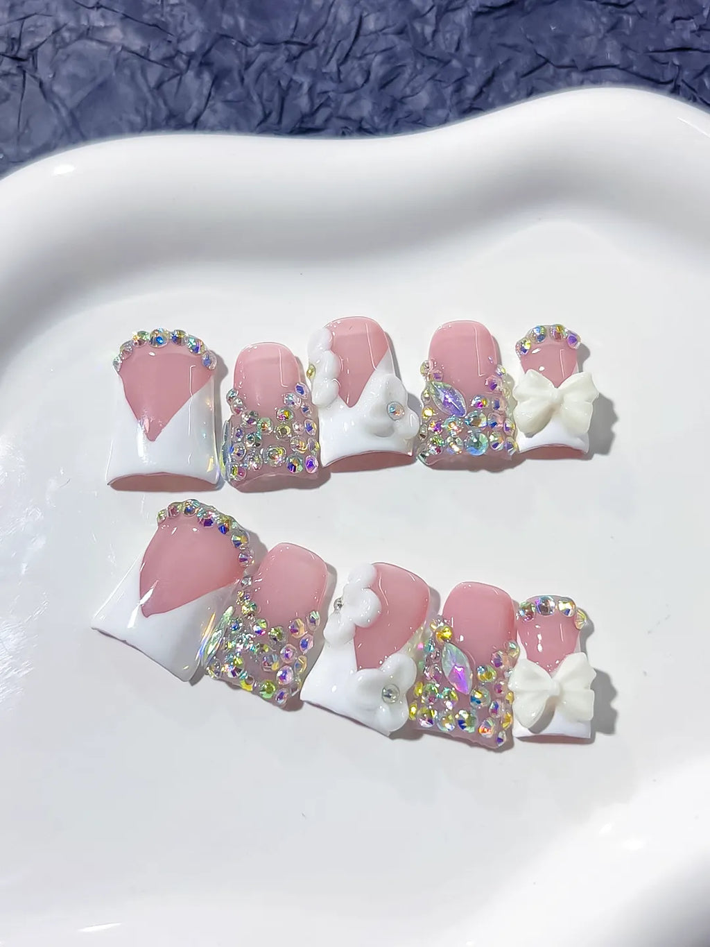 L226 - Short Nude Pink Duck Glitter Heart 3D
