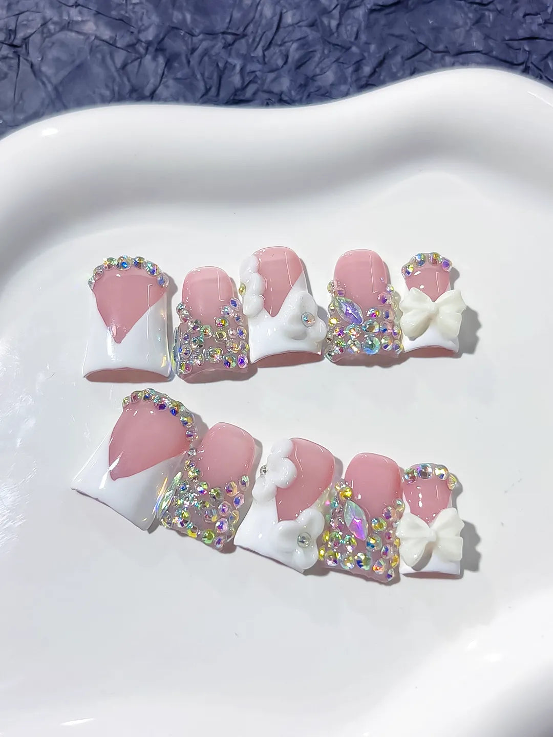 L226 - Short Nude Pink Duck Glitter Heart 3D