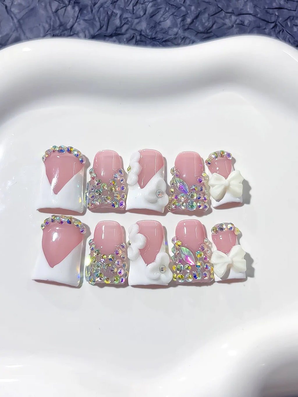 L226 - Short Nude Pink Duck Glitter Heart 3D