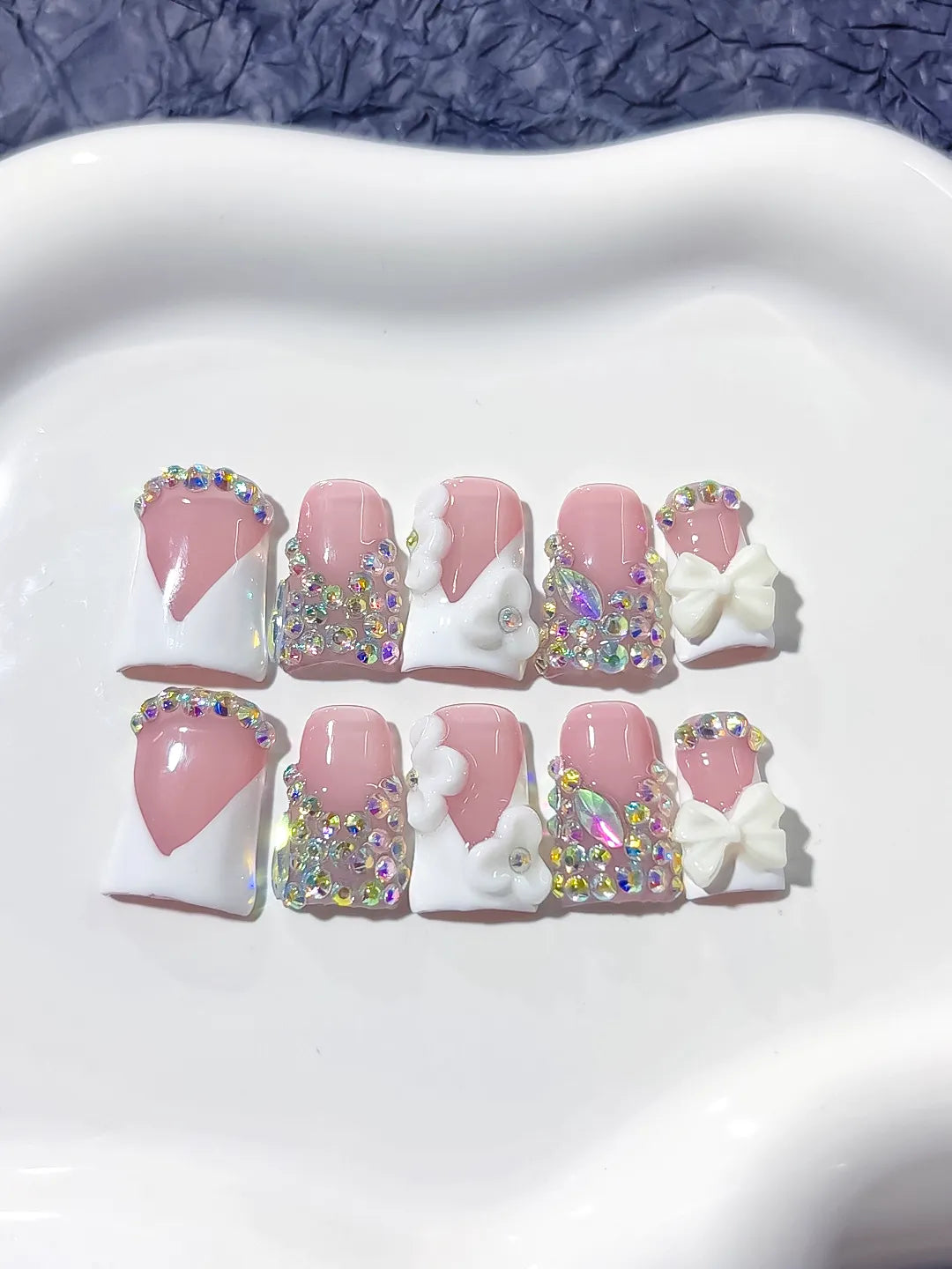 L226 - Short Nude Pink Duck Glitter Heart 3D