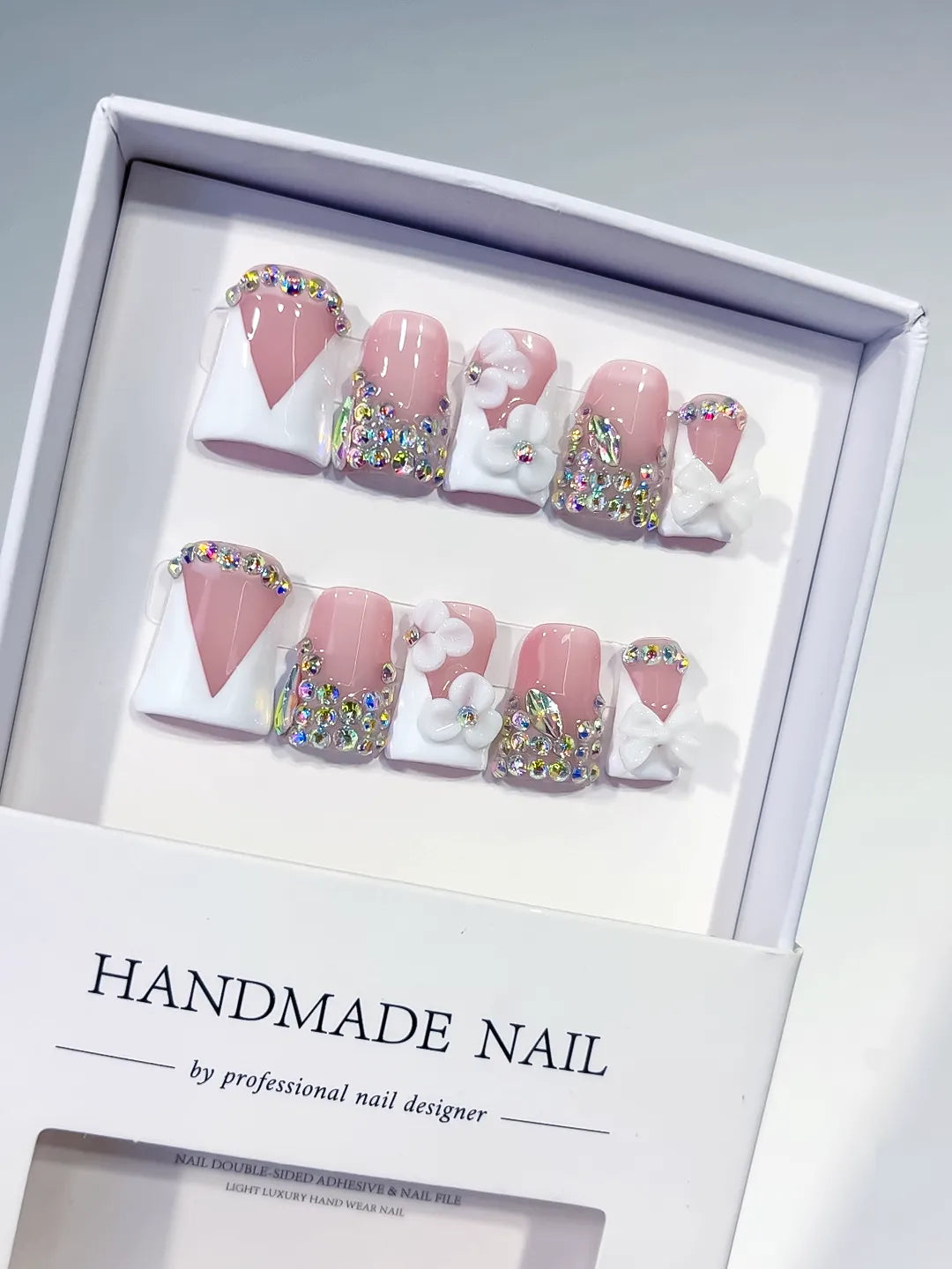 L226 - Short Nude Pink Duck Glitter Heart 3D