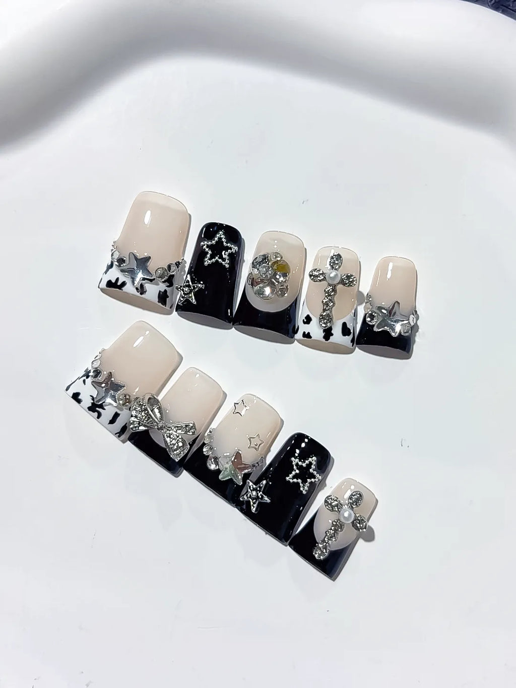 L237 - Short Nude Black Duck Abstract Star Bow