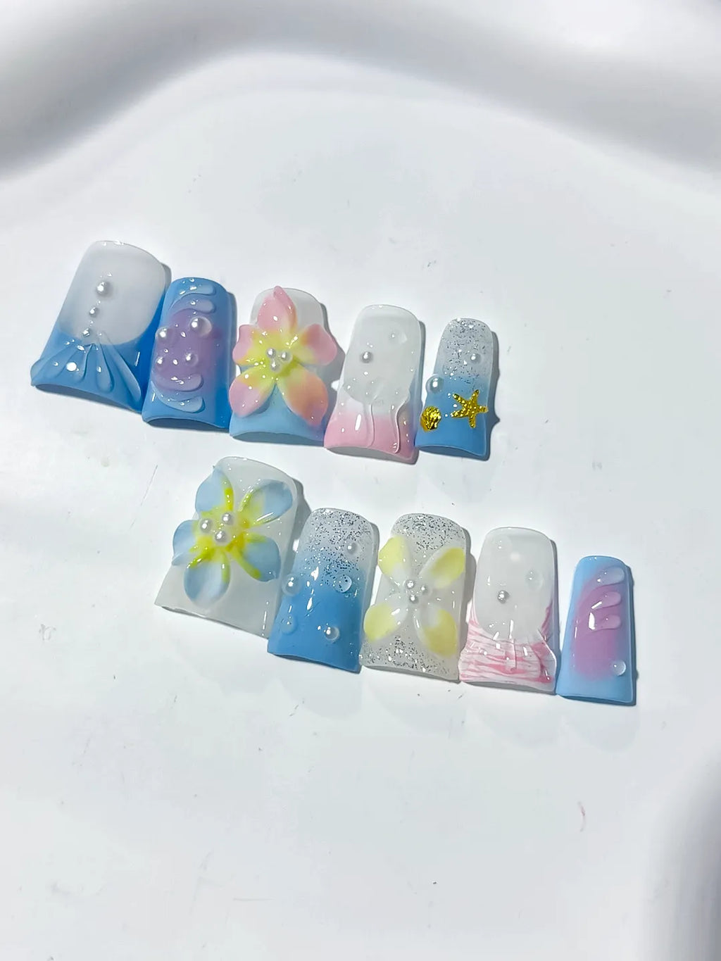 L250 - Short Blue White Duck Abstract Flower Glitter