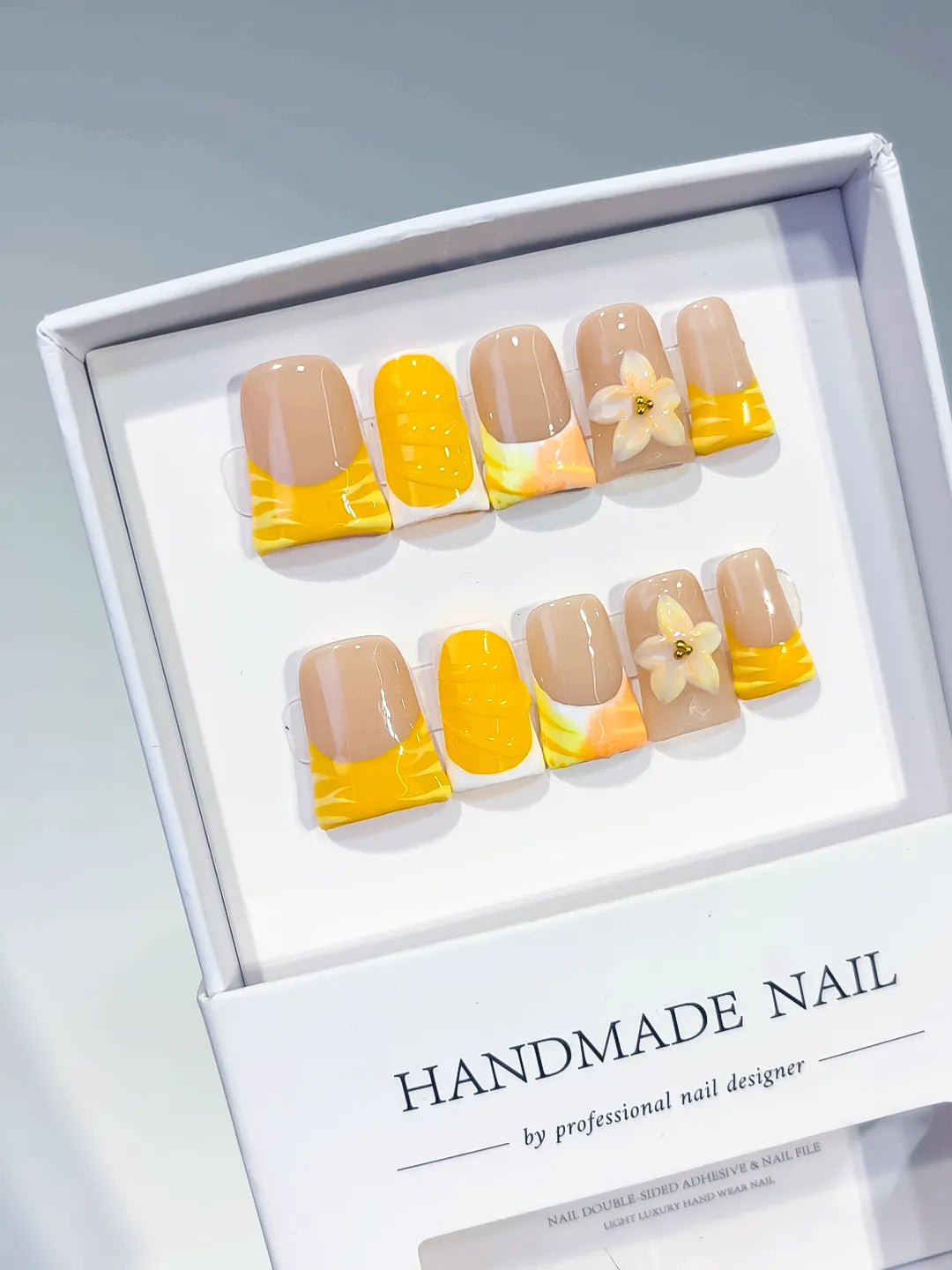 L251 - Short Nude Yellow Duck French tip Flower