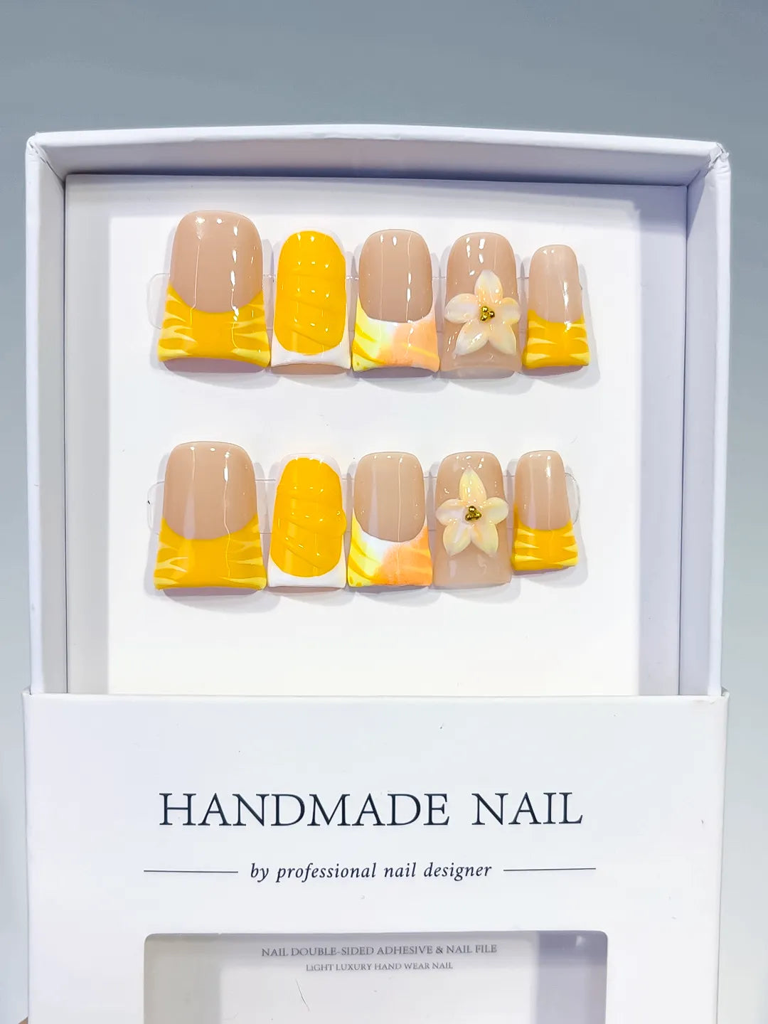 L251 - Short Nude Yellow Duck French tip Flower