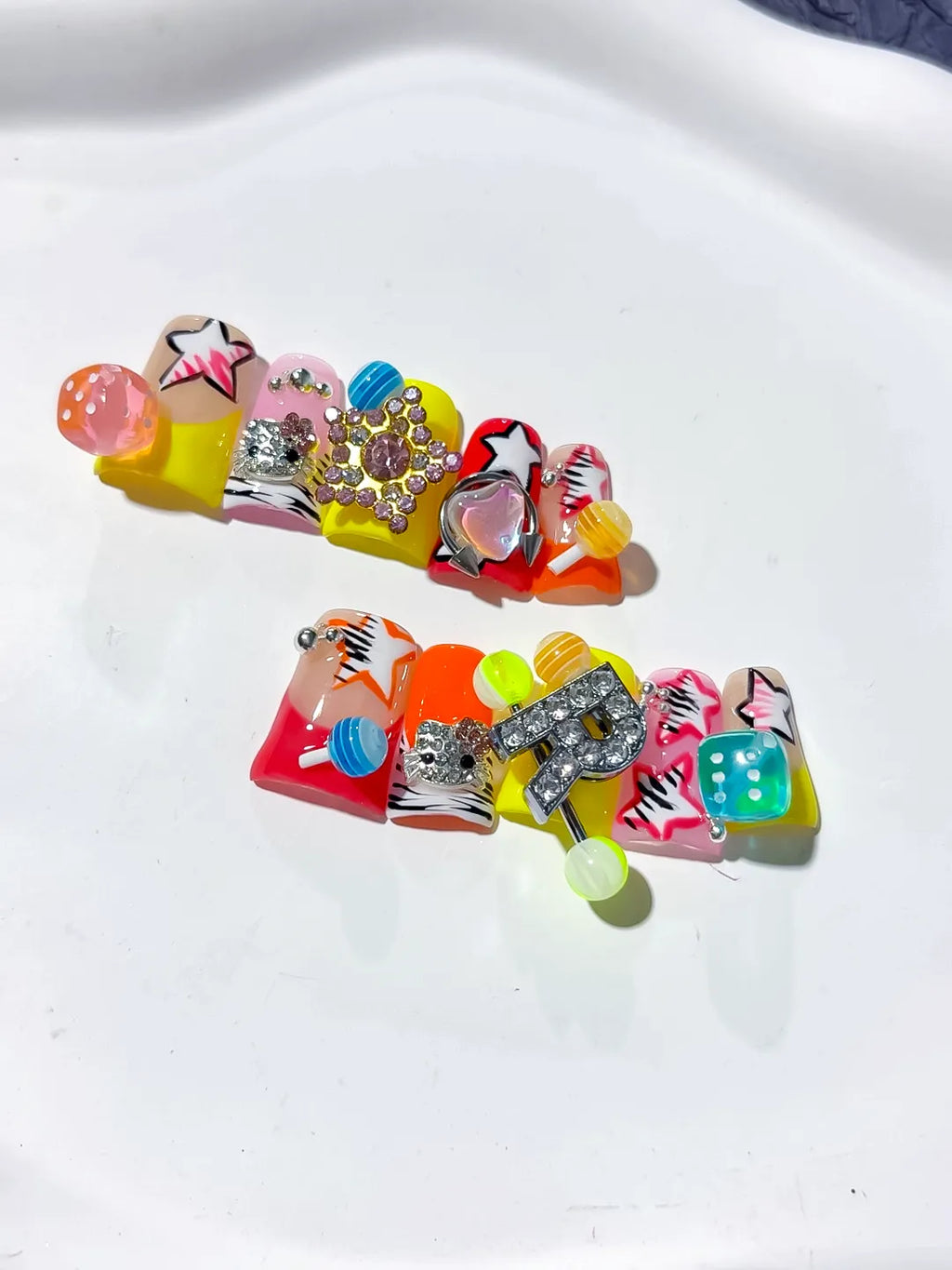 L256 - Short Orange Pink Duck Abstract Star Letter