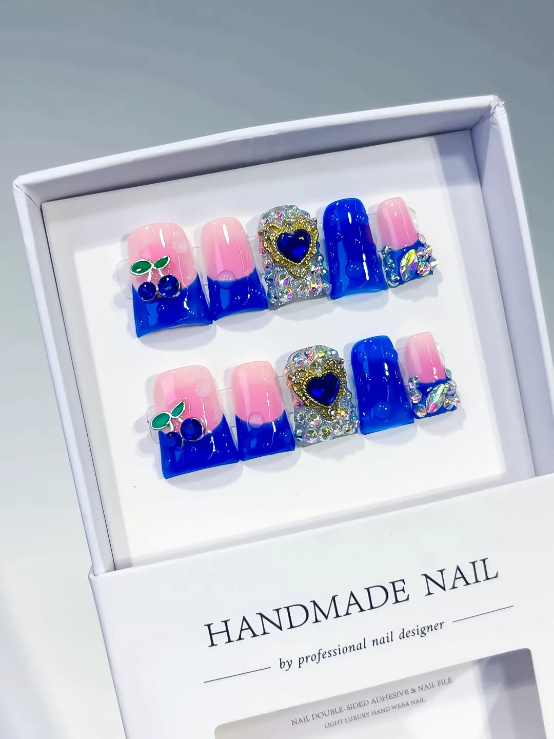 L257 - Short Pink Blue Duck Ombre Heart Rhinestone