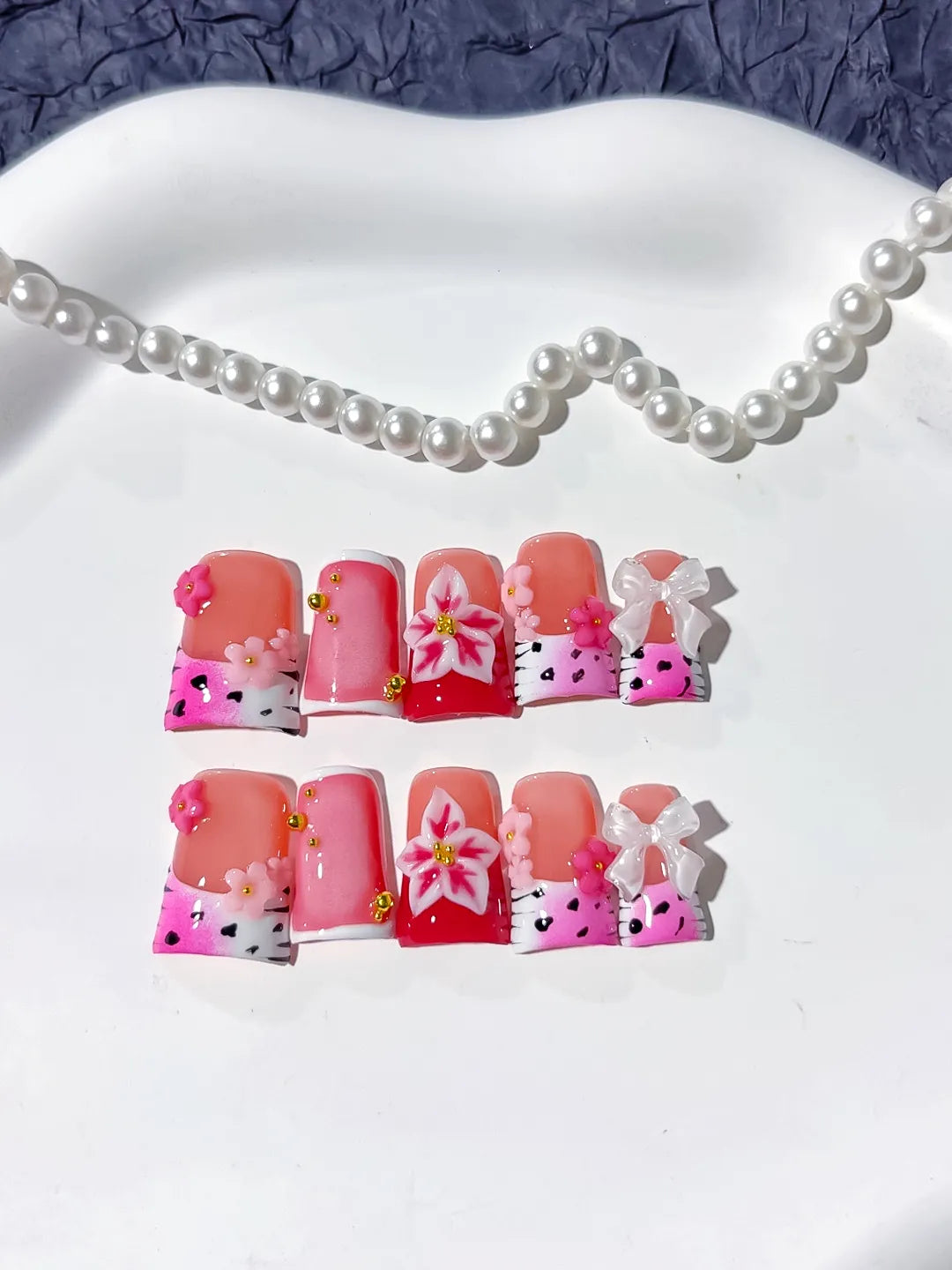 L259 - Short Pink White Duck Abstract Heart Hello Kitty