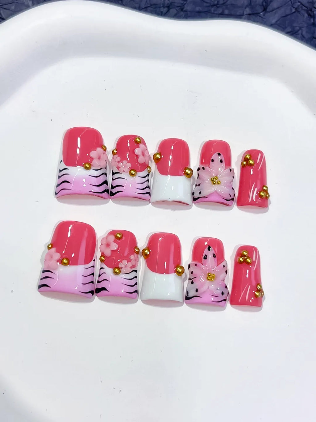L264 - Short Pink White Duck Abstract Flower Animal Print