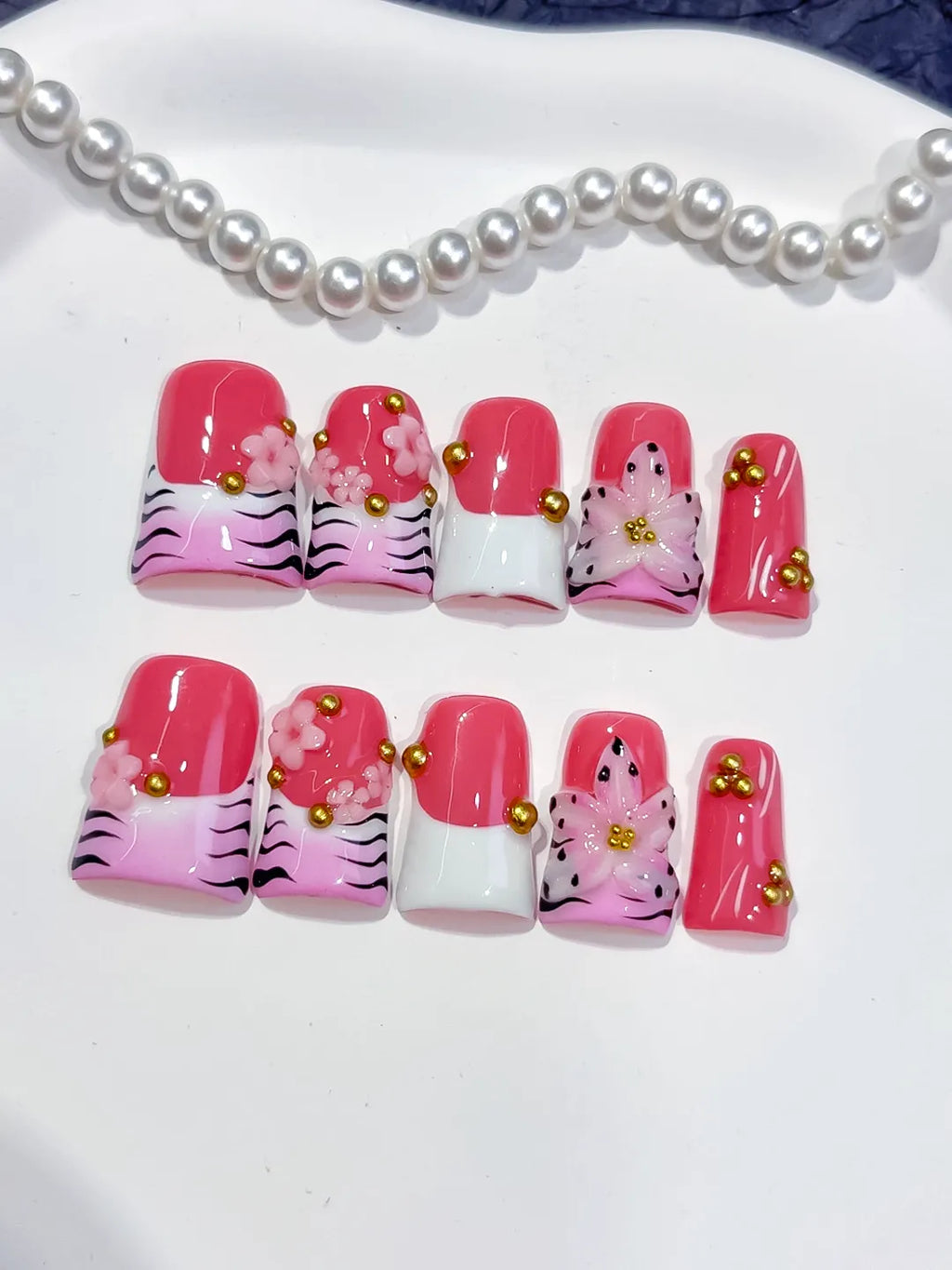 L264 - Short Pink White Duck Abstract Flower Animal Print