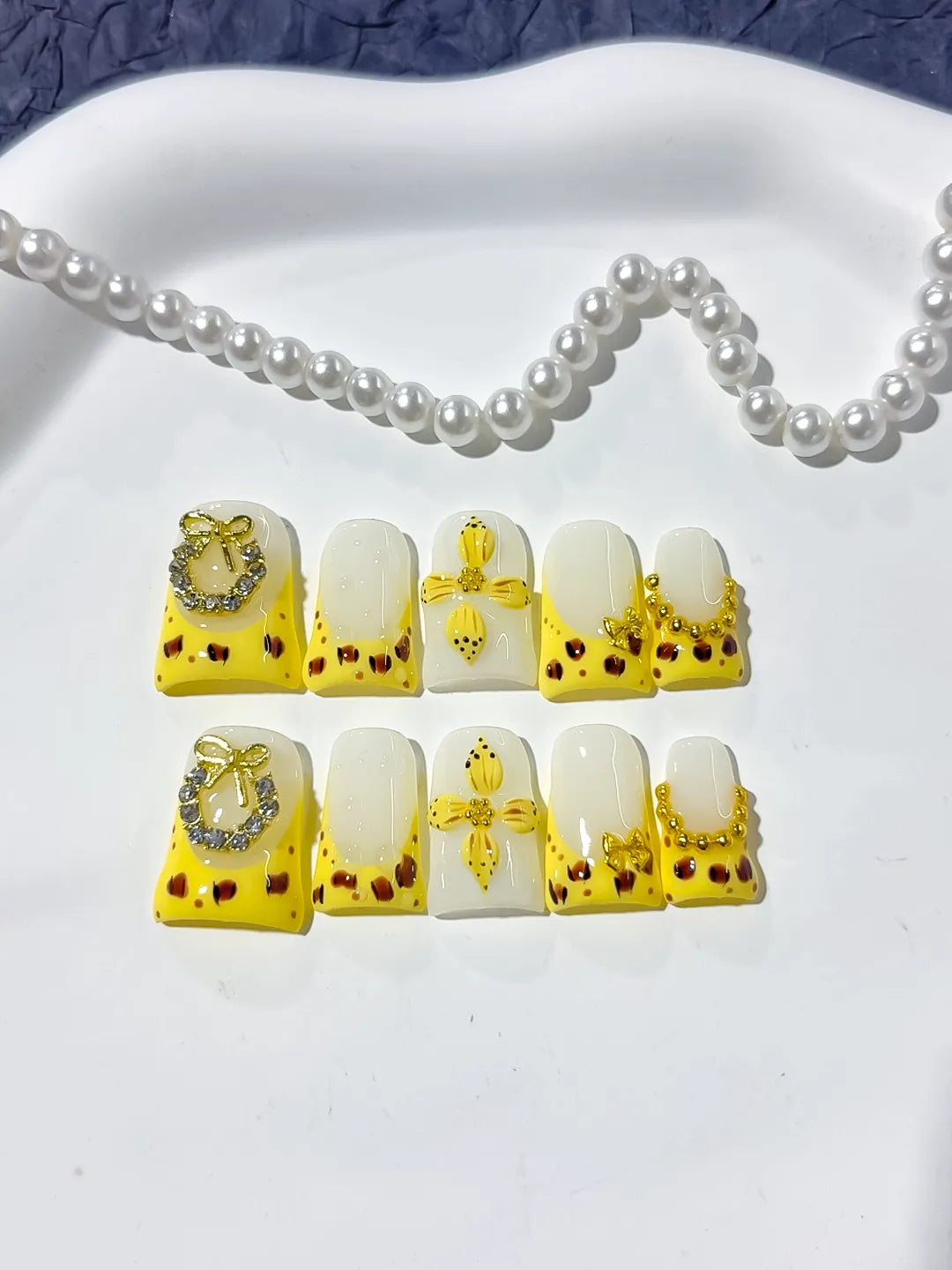 L265 - Short Yellow White Duck French tip Bow Heart