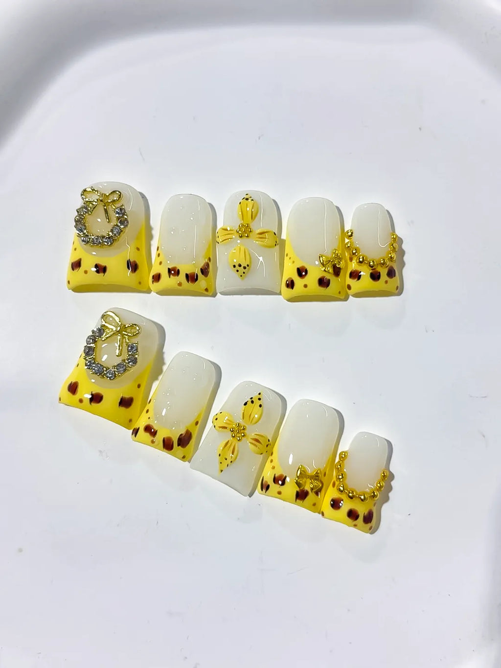 L265 - Short Yellow White Duck French tip Bow Heart