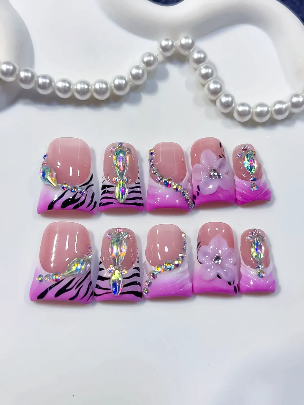 L301 - Medium Pink White Duck French tip Flower Heart