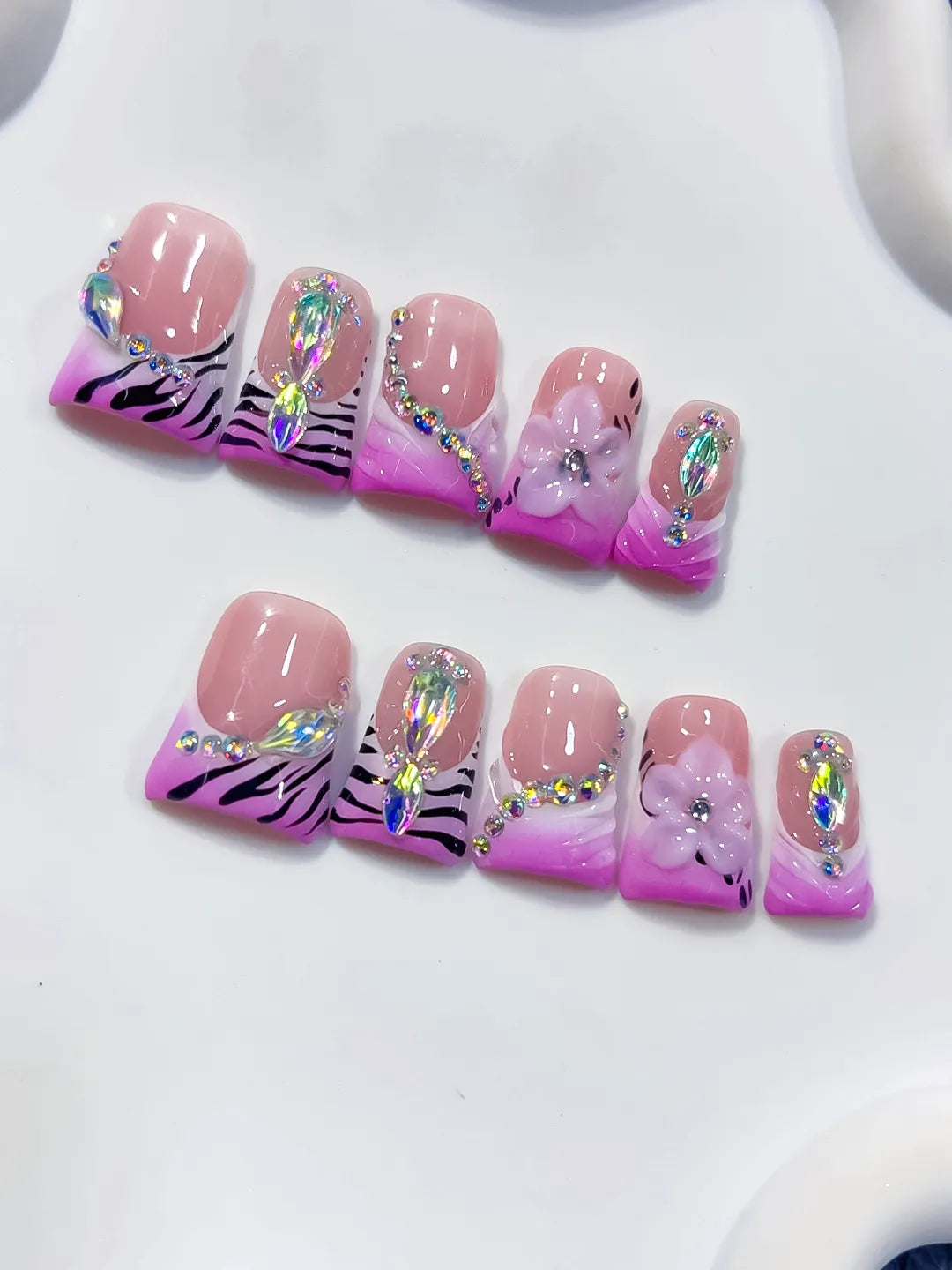 L301 - Medium Pink White Duck French tip Flower Heart