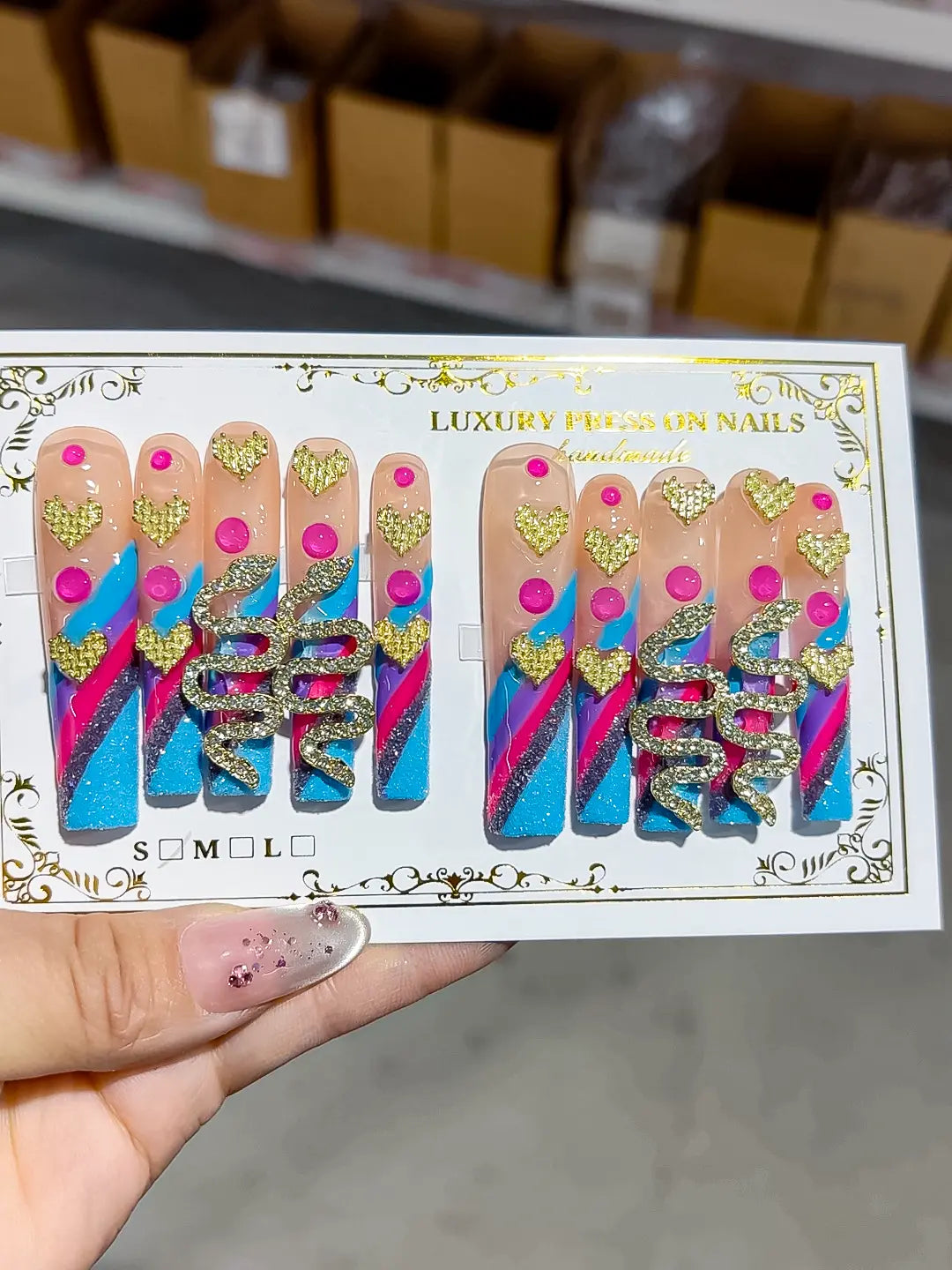 M096 - Long Blue Square Glitter Heart Snake