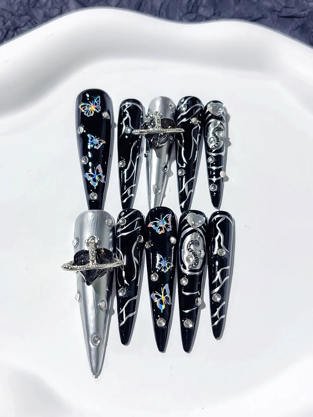 M034 - Long Black Silver Stiletto Solid color Bear Rhinestone