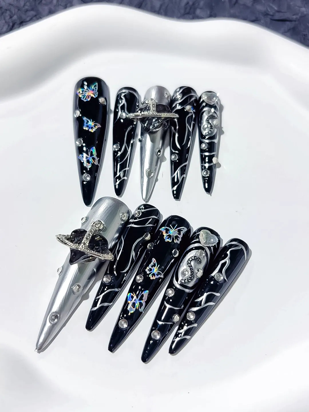 M034 - Long Black Silver Stiletto Solid color Bear Rhinestone