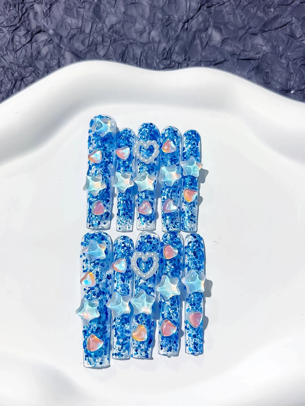M038 - Long Blue White Square Abstract Flower 3D