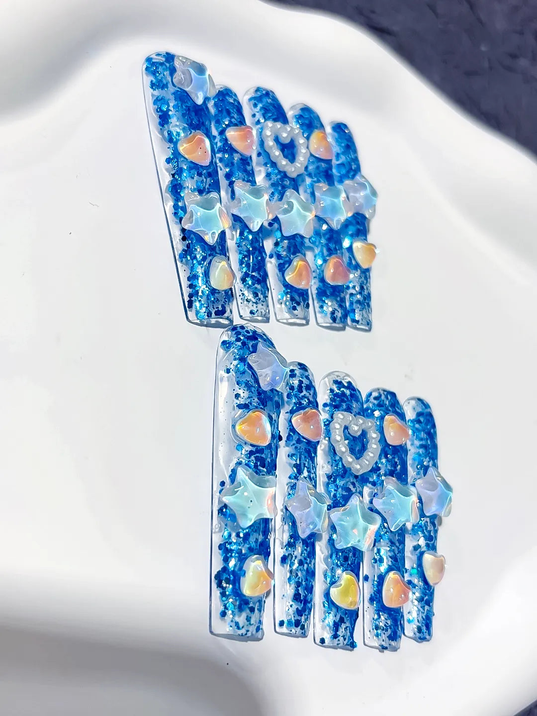 M038 - Long Blue White Square Abstract Flower 3D