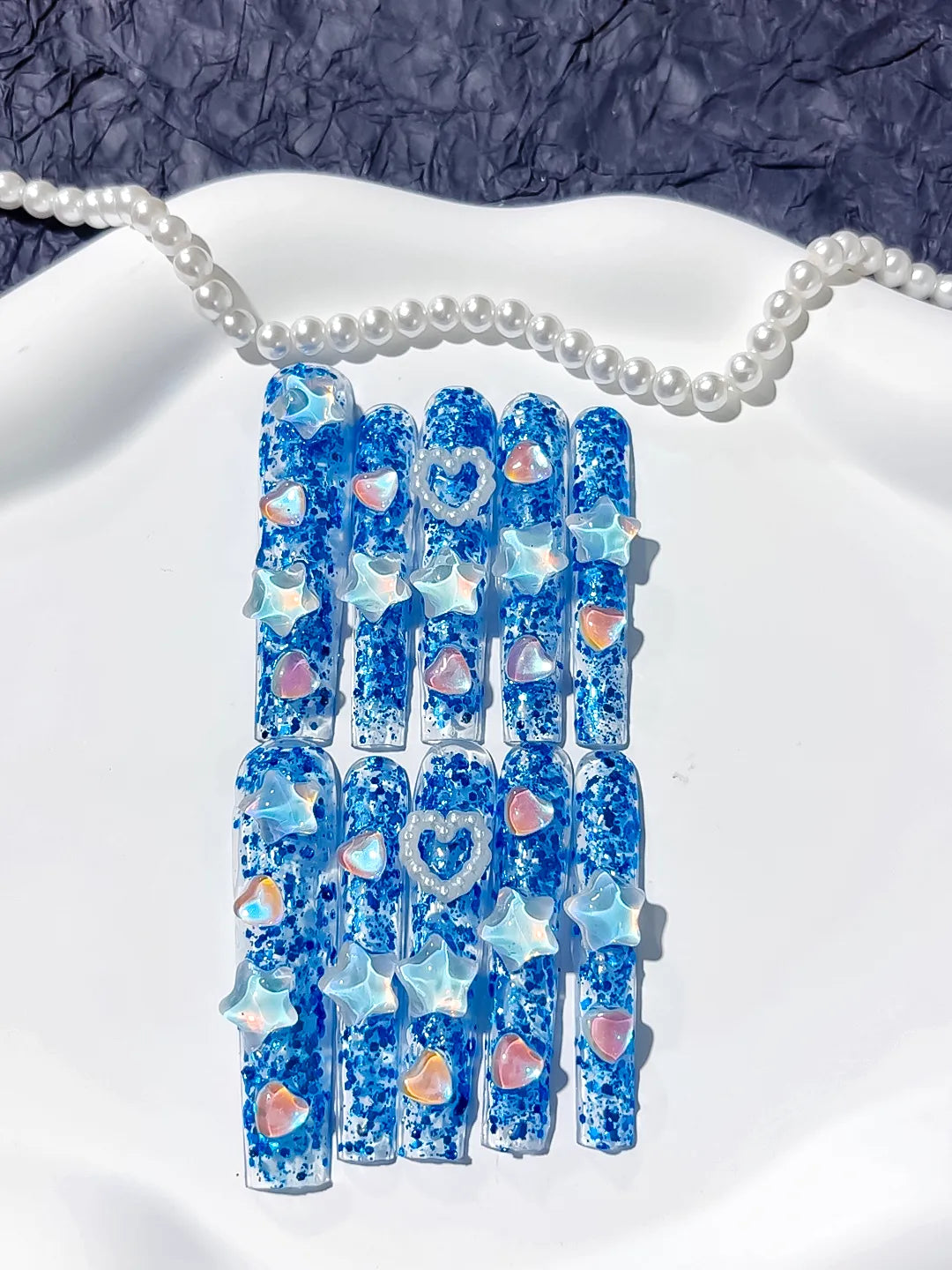 M038 - Long Blue White Square Abstract Flower 3D