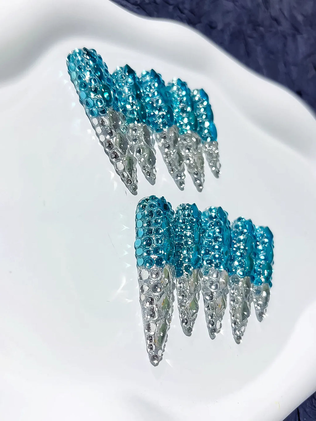 M079 - Long Blue Silver Stiletto Solid color Rhinestone Crystal Cluster