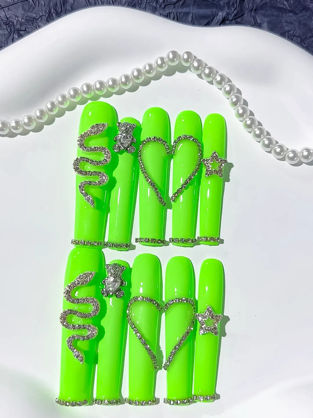 M106 - Long Green Square Solid color